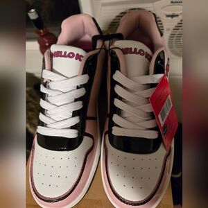 NWT in Box Sanrio Hello Kitty Black, White, and Pink s8 Sneakers